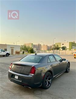 کرایسلەر 300